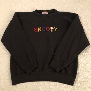vintage ‘90’s Snoopy black crew neck sweatshirt. Size large.